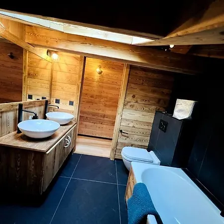 Dans De Luxe Megève