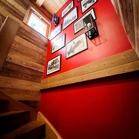 Dans De Luxe Megève