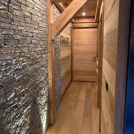 Dans De Luxe Megève