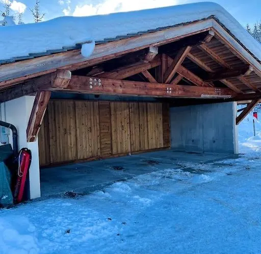 Dans De Luxe Megève